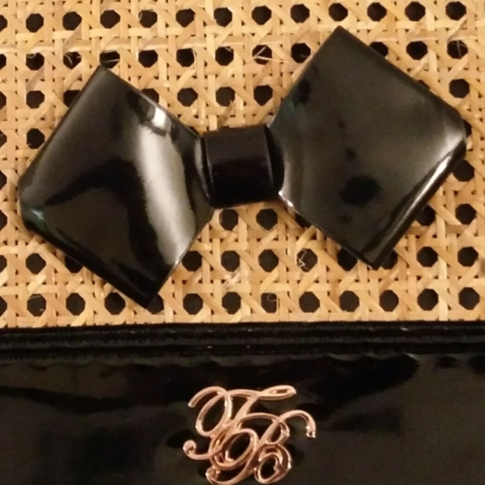 Ⓜ️Ⓜ️ SOLD Ⓜ️Ⓜ️ Oversized Ted Baker Clutch - Picture 2 of 8